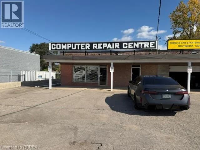 Office for lease in Brantford, ON